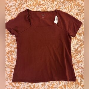 Brown fitted tshirt